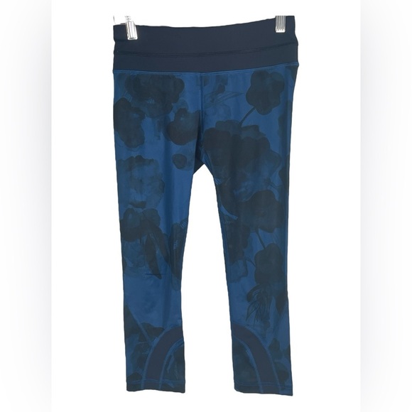Lululemon Run Inspire Crop II Jumbo Inky Floral Blue Black Size 4 - Picture 5 of 12